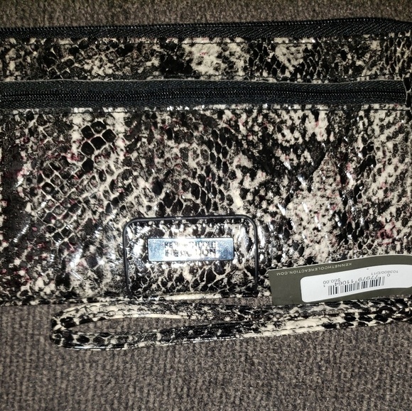 Kenneth Cole Reaction Snakeskin Print Wristlet/Clutch - Stylish & Functional - Picture 4 of 4